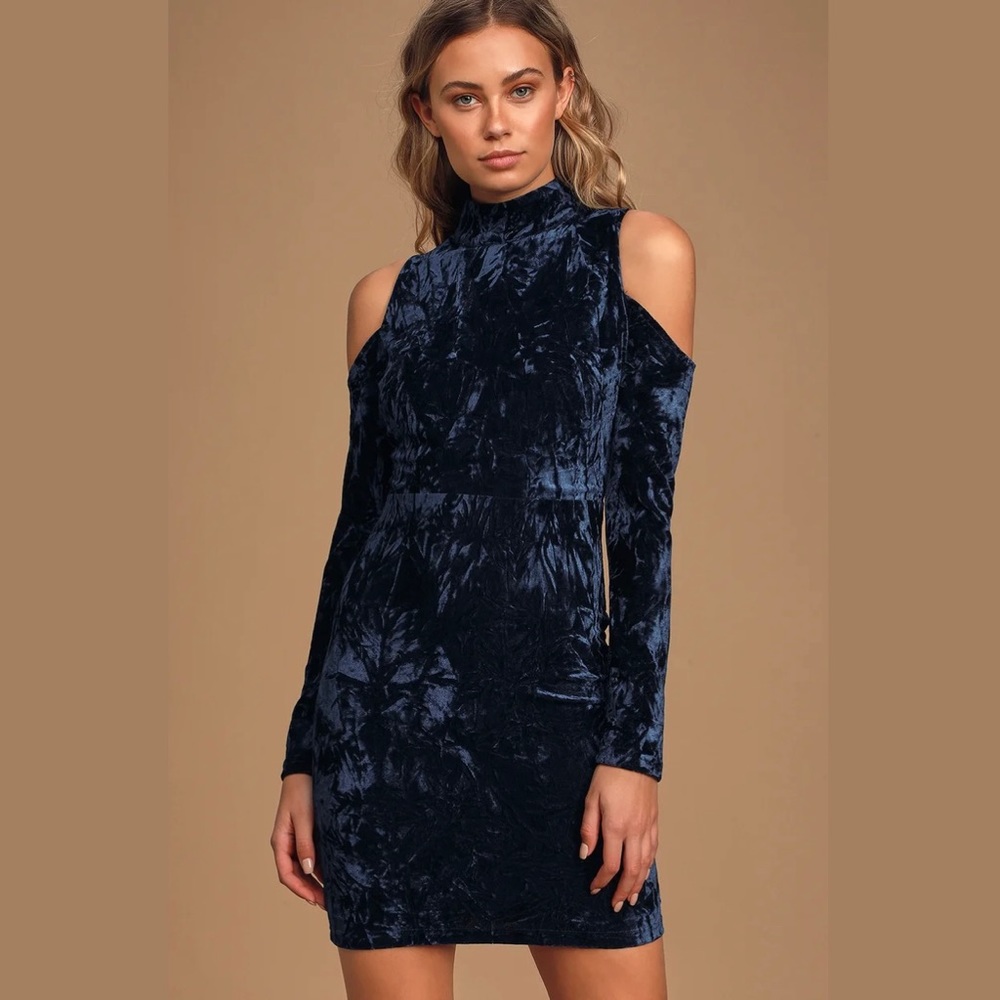 Lulu’s A Little Crush Blue Velvet Cold-Shoulder Bodycon